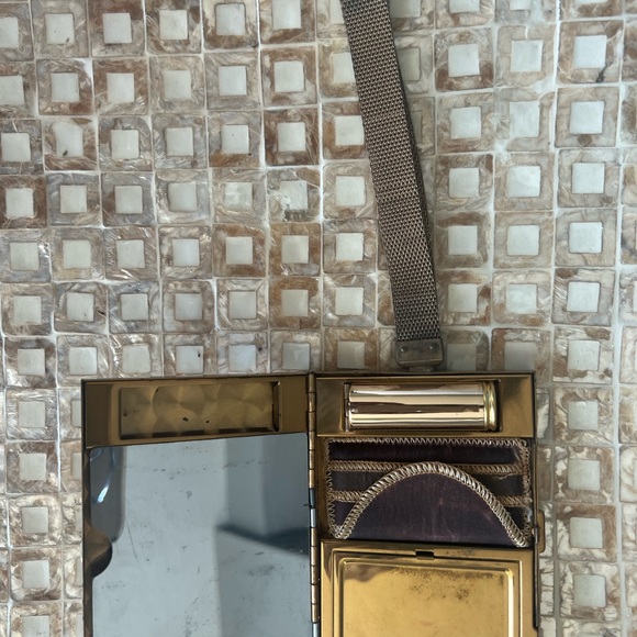Vintage makeup wristlet. - Picture 3 of 4
